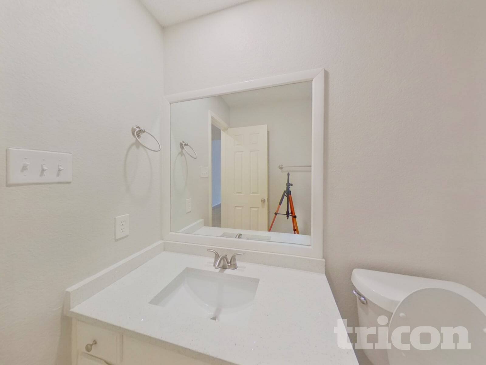 Building Photo - 537 Greenway Dr