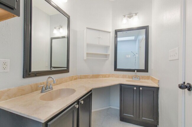 Building Photo - 504 Purple Sage Dr