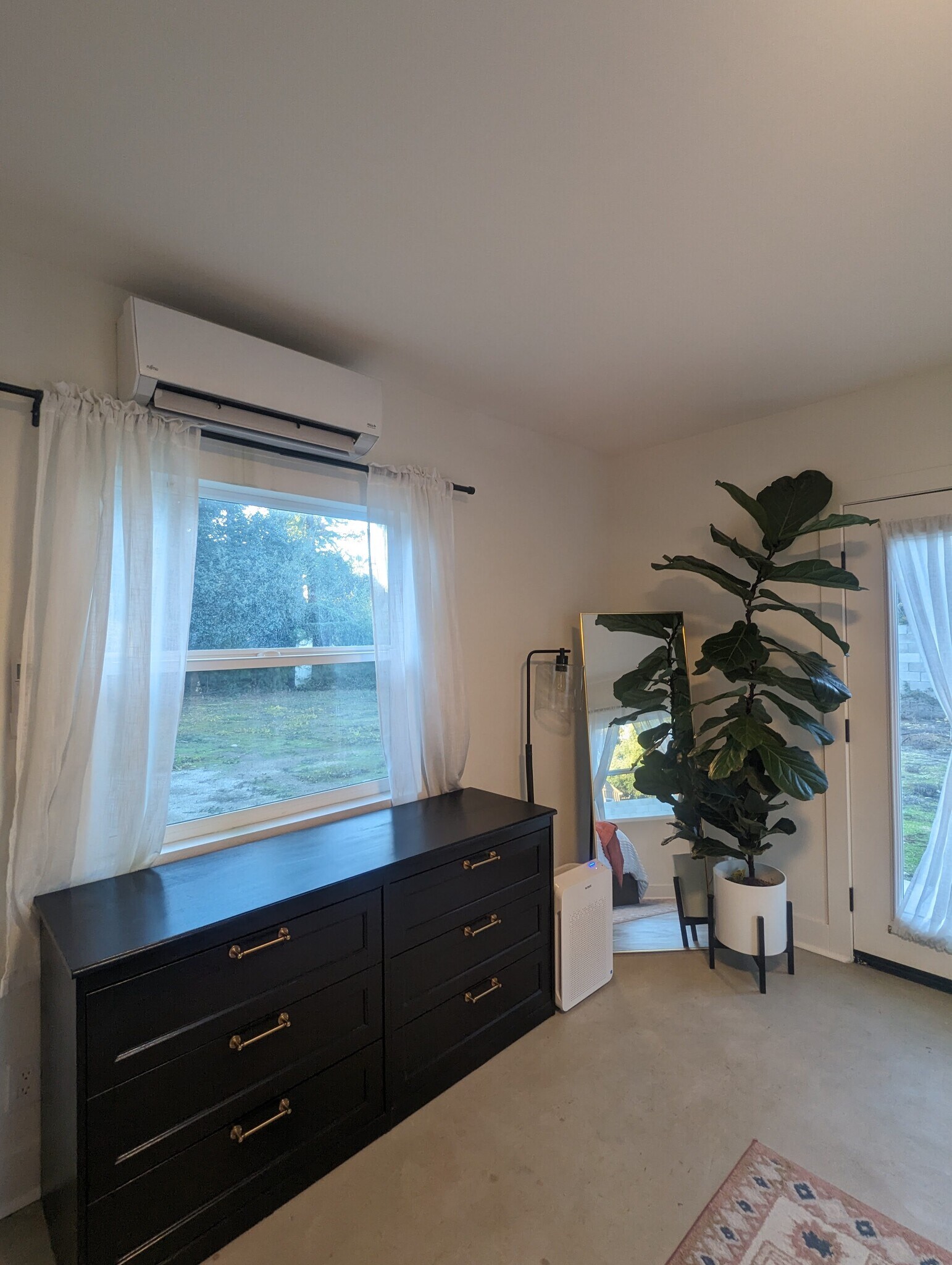 Downstairs unit - 732 Cedar Ave