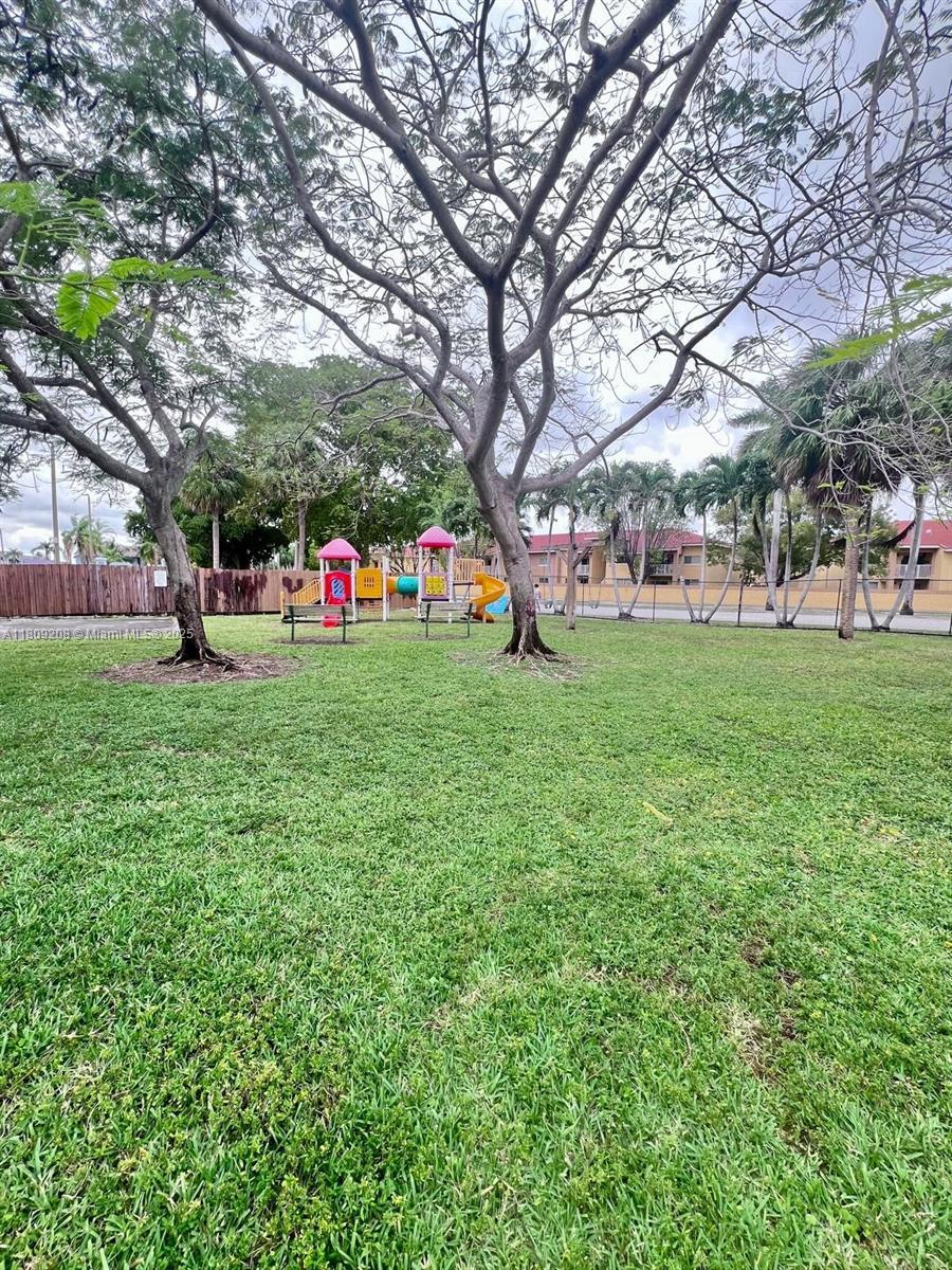 Building Photo - 6866 NW 173rd Dr