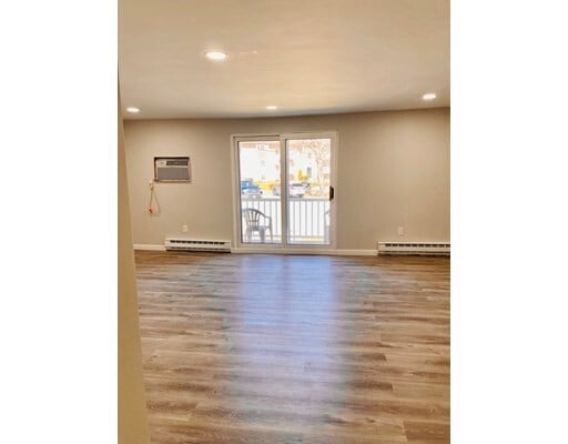 Building Photo - 451 School St