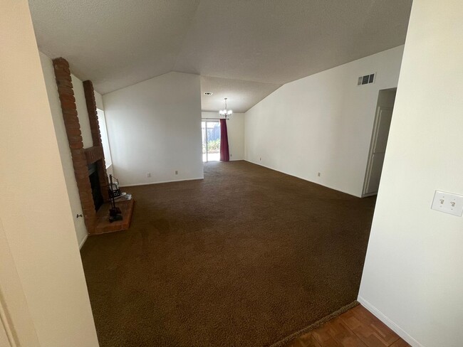 Building Photo - 3bd Condo with great location