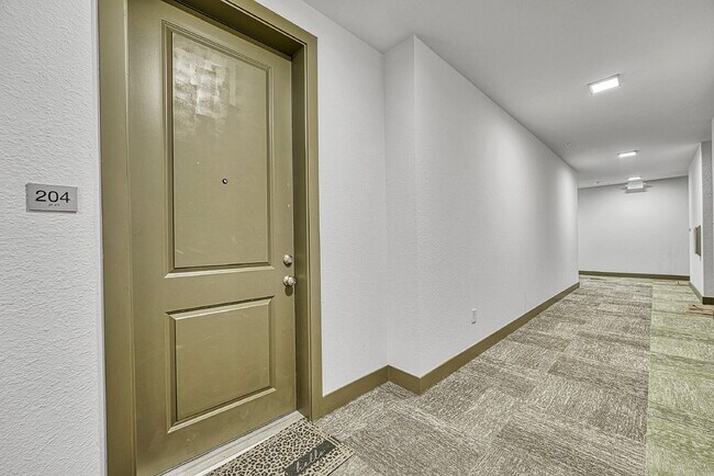 Building Photo - $1,775 - 2 Bed, 2 Bath Condo in Aurora with Central AC, and In Unit Laundry!