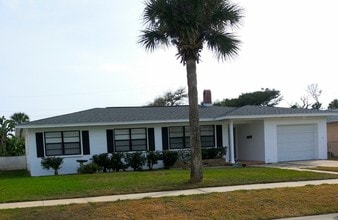 Building Photo - 32 Oakview Cir