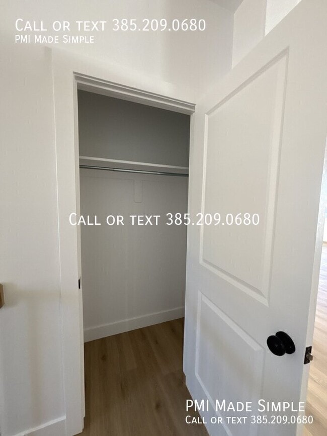 Building Photo - 1215 N 400 E