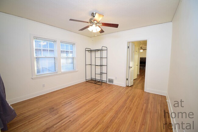 Building Photo - 1740 S Yorktown Ave