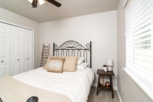 Building Photo - 1407 Elm Brook Dr