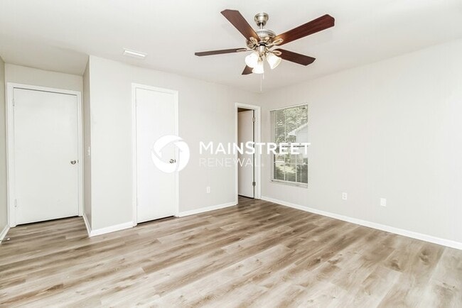 Building Photo - 3 Bedroom Pet-Friendly Home in SANFORD, FL with Main Street Renewal
