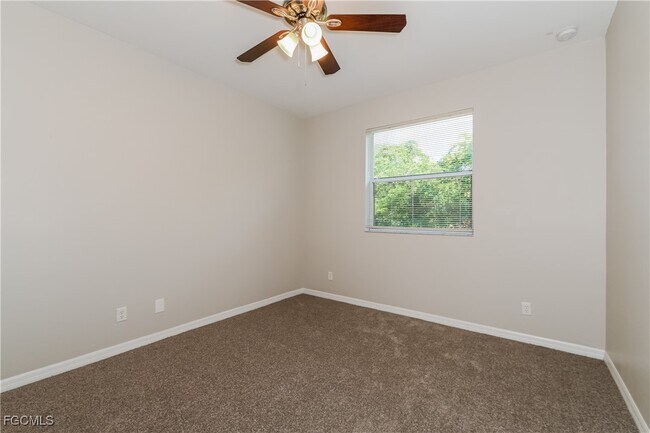 Building Photo - 10120 N Golden Elm Dr