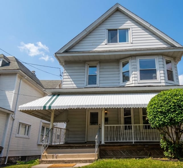 Building Photo - 825 Richmont St