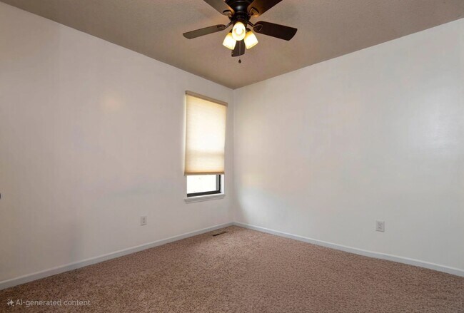 Building Photo - 4 bedrooms / 2 bathrooms / Privacy Fence /...