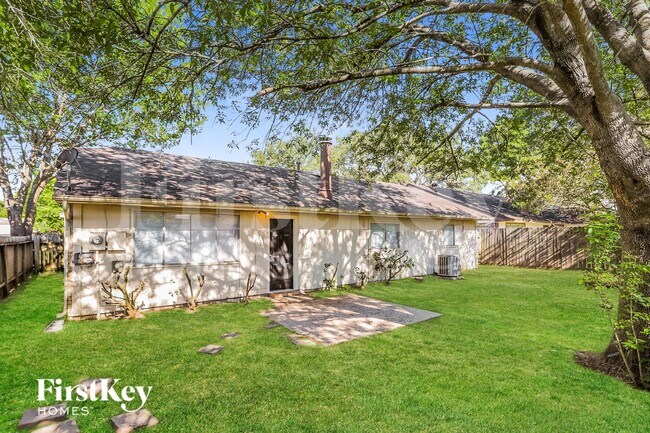 Building Photo - 2606 Olster Dr