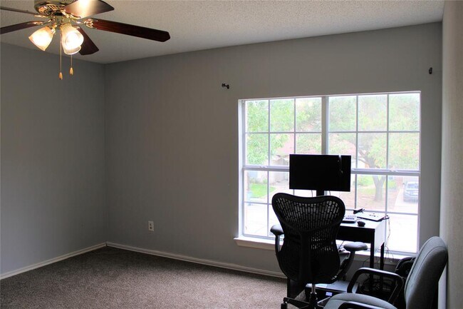 Building Photo - 16205 Glorious Ln