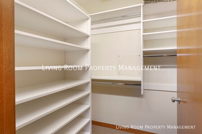 Building Photo - 2335 NW Raleigh St