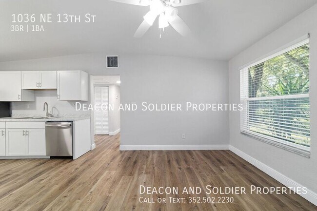 Building Photo - 1036 NE 13th St