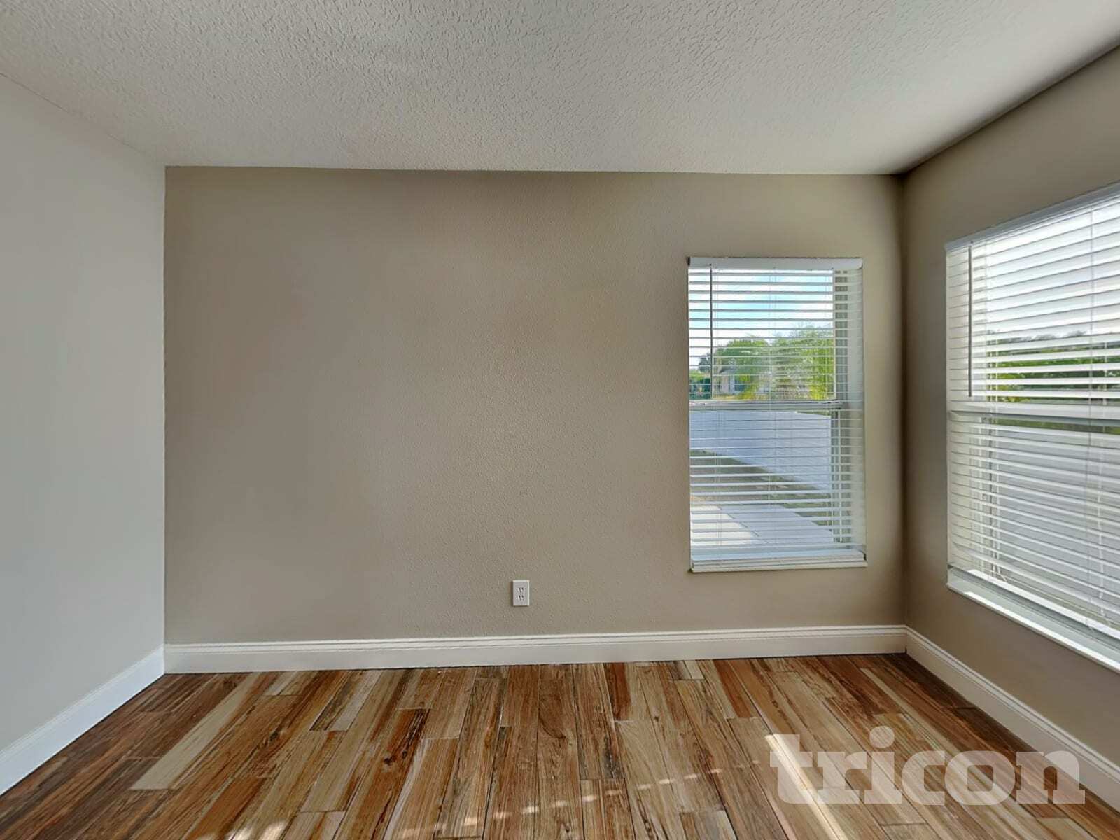 Building Photo - 10123 41st Ct E