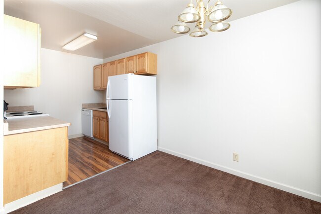 Building Photo - Parklane Apartments