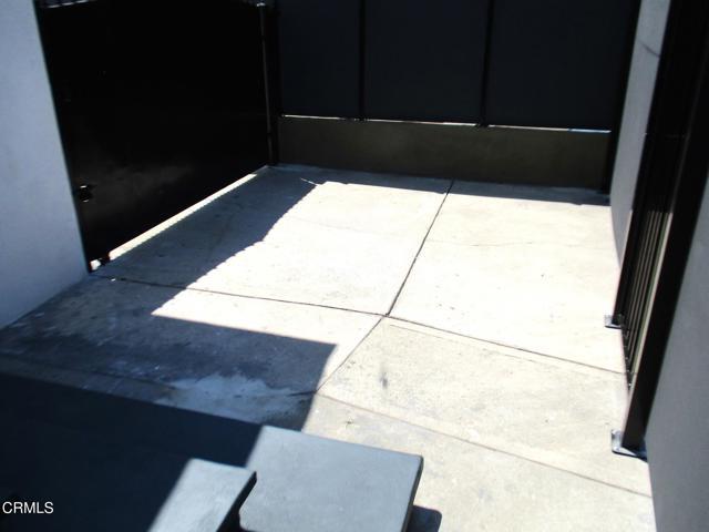 Building Photo - 1121 La Puerta St