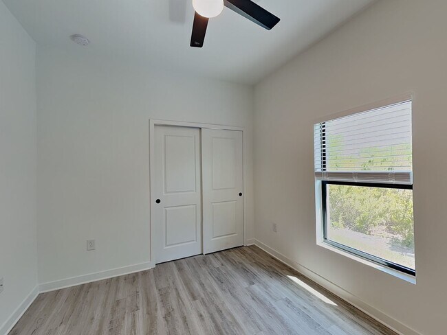 Building Photo - 1125 Highlands Rd