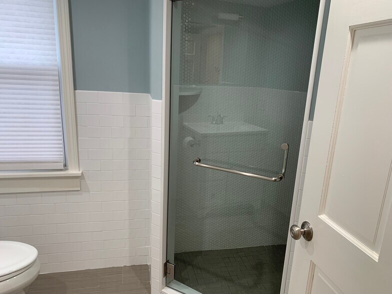 Building Photo - 33 Dennison St