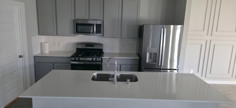 Building Photo - 2626 Finley