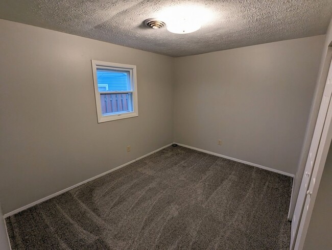 Building Photo - Charming 4-Bedroom Ranch with Modern Updat...