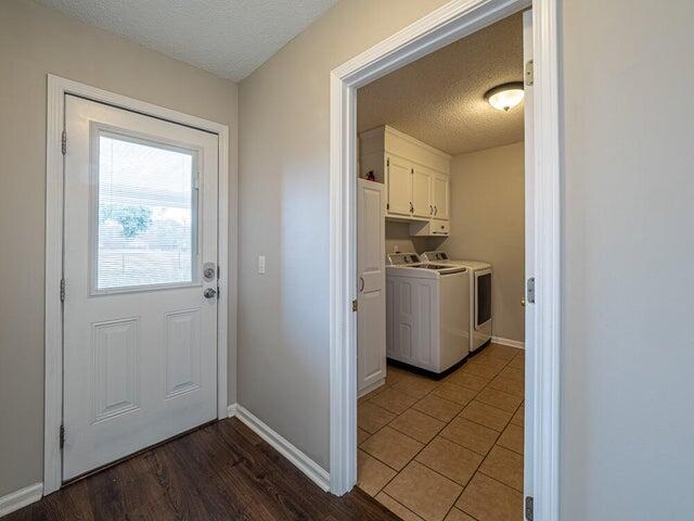 Building Photo - 655 Torrey Pines Dr