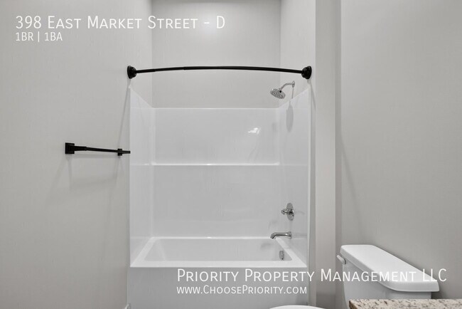 Building Photo - 398 E Market St