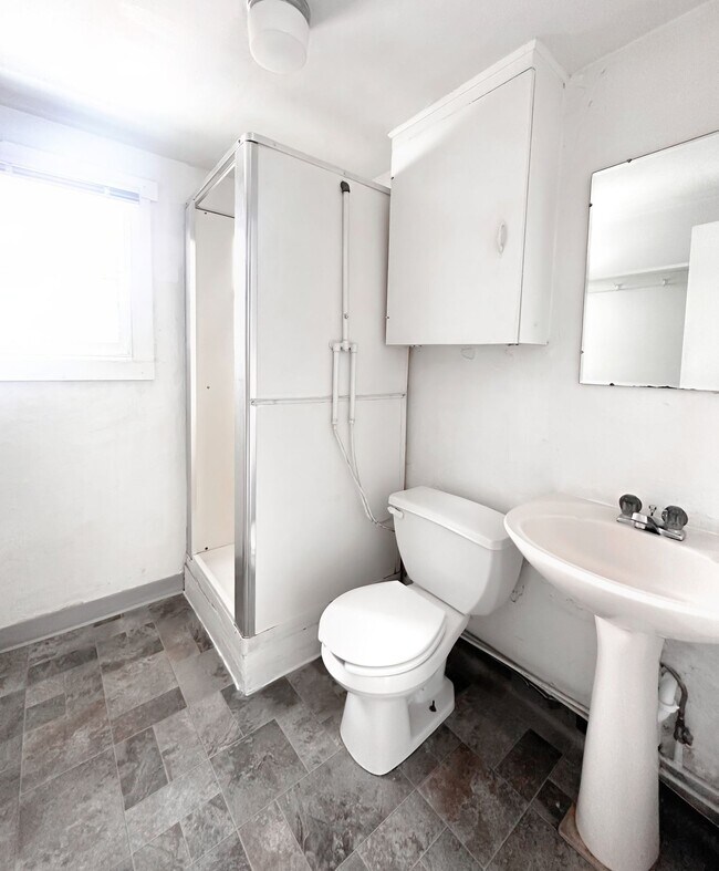 Building Photo - Village at Main