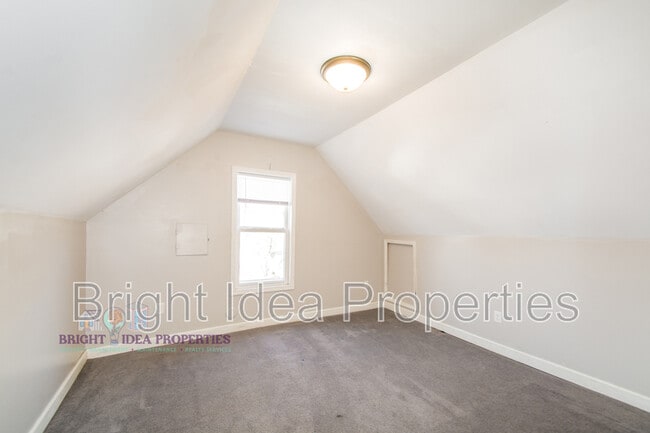 Building Photo - 3322 Clinton Ave