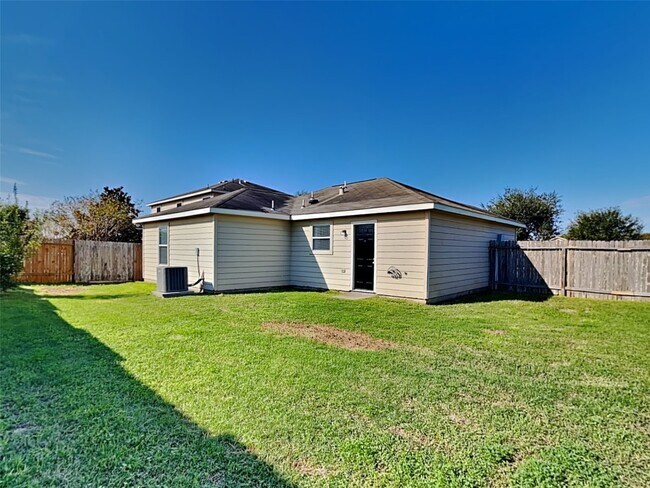 Building Photo - 4403 Thistle Pond Ct