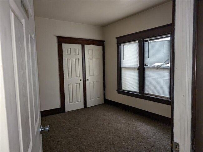 Building Photo - 880 Addison St