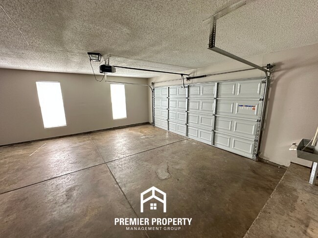 Building Photo - Quiet 3BR/2BA Cove in 38141 | Vaulted Ceilings, Fireplace & 2-Car Garage
