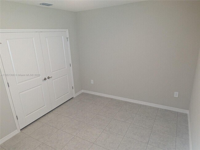 Building Photo - 506 Hamy St