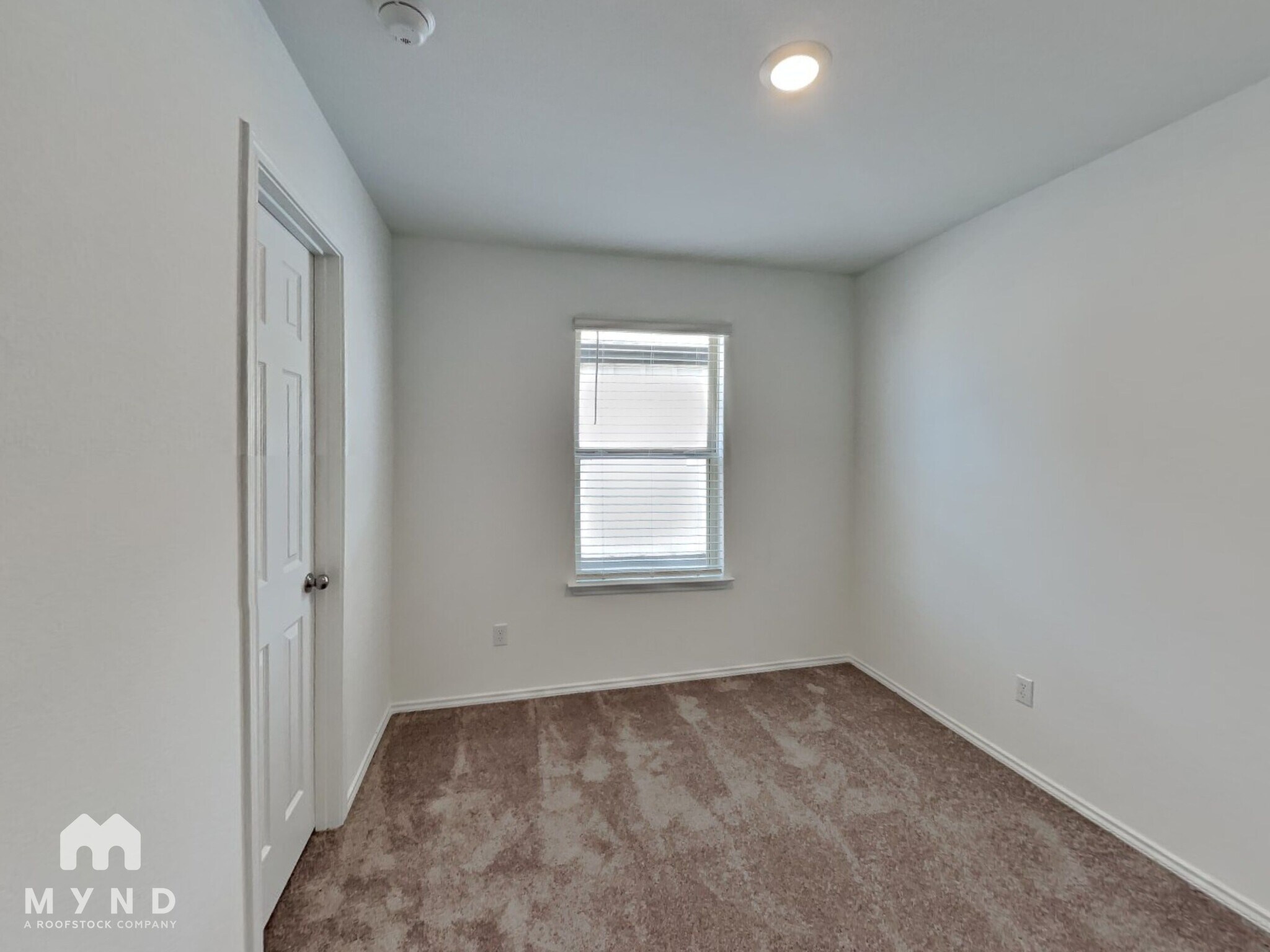 Building Photo - 332 Redonda Dr