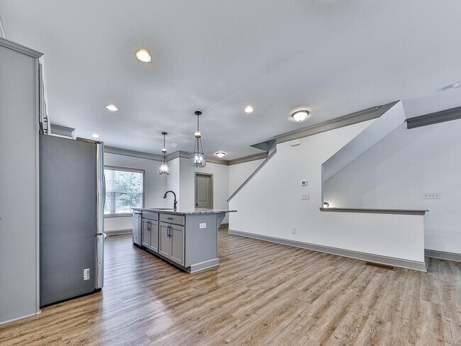 Building Photo - 419 Stovall Pl