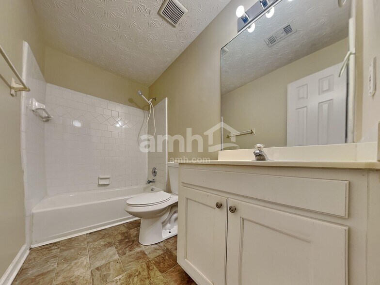 Building Photo - 2717 Oak Meadow Ln