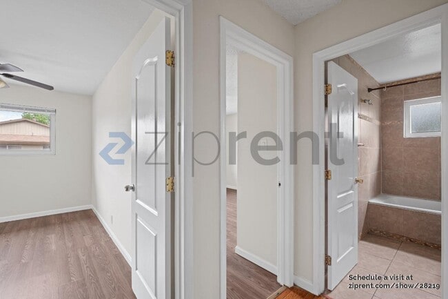 Building Photo - 2123 Peppertree Way