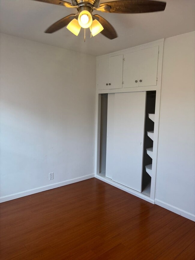 Building Photo - 711 W Wilson Ave