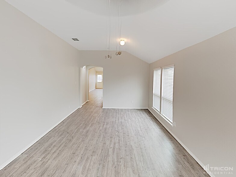 Building Photo - 1701 Bob Dr