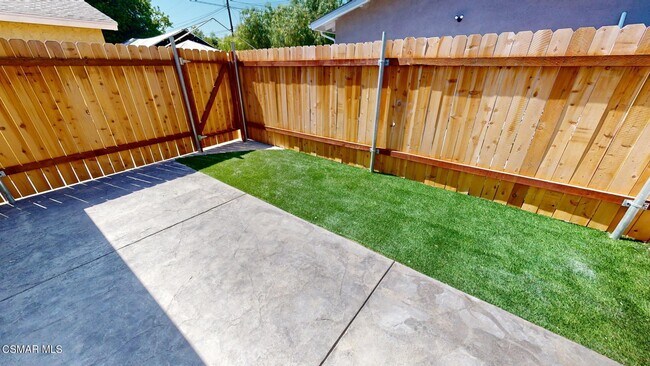 Building Photo - 971 Calle Nogal