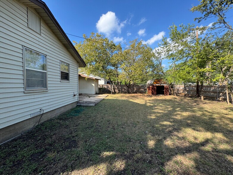 Building Photo - 2217 N 42nd St