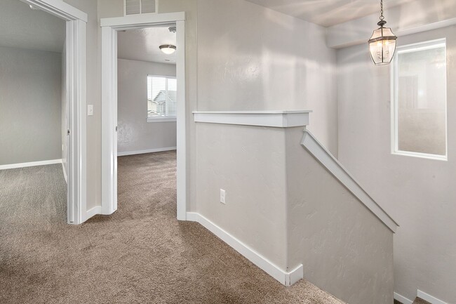 Building Photo - ** $500 MOVE IN SPECIAL ** LOW MAINTENANCE...