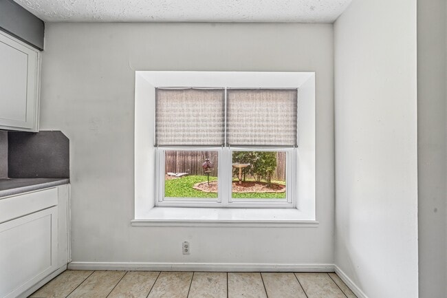 Building Photo - 13139 Birch Grove Dr