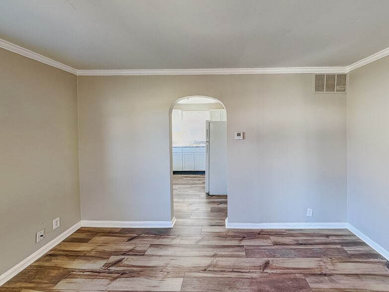 Building Photo - 2607 N Layman Ave