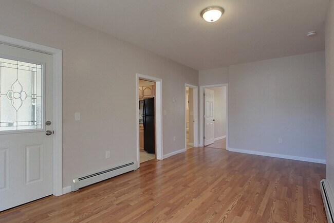 Building Photo - 520 Main St