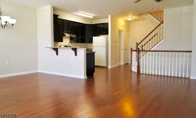 Building Photo - 604 Lopez Ln