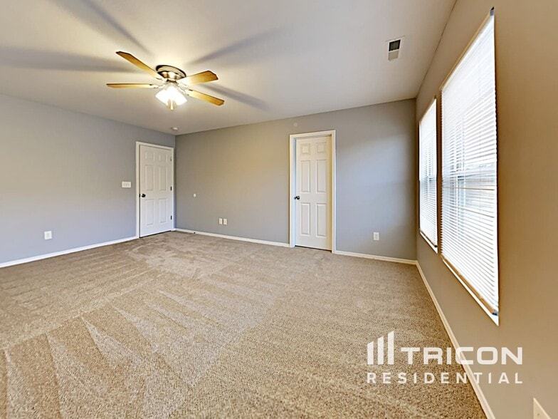 Building Photo - 964 Willow Creek Dr