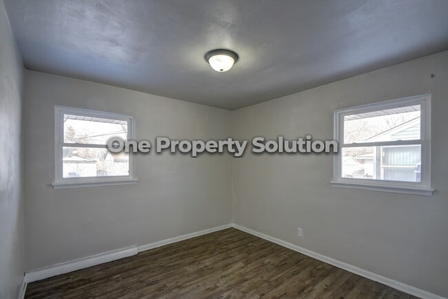 Building Photo - 4240 E 13th Ave