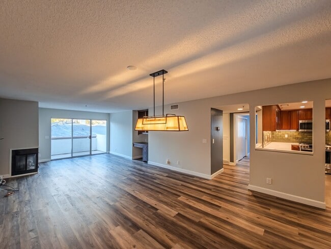 Building Photo - Stylish Condo in the Heart of Downtown Pasadena